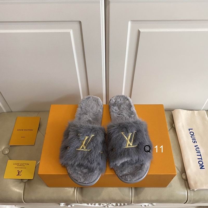 LV Women's Slippers 151